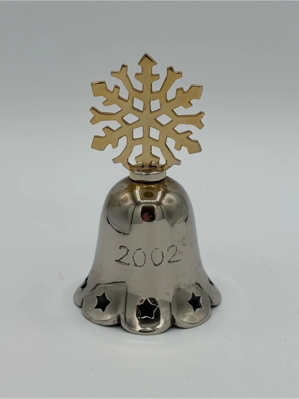 International Silver Co 2002 Silverplate Christmas Bell Snowflake